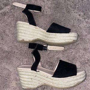 LULUs sandals size 7 black